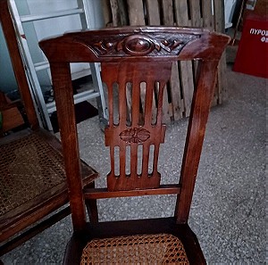 Καρέκλες 4