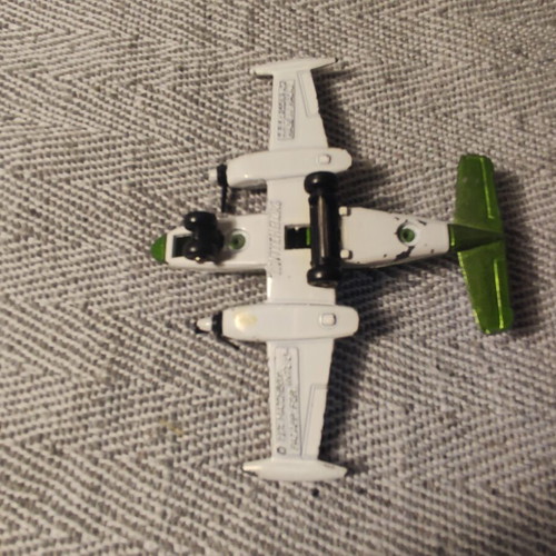 Lesney Cessna 402 airplane collectible, used, 9 cm, broken propellers