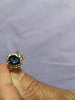 Ring new, gold color