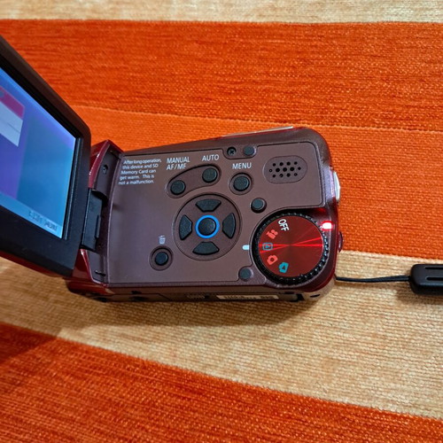 Panasonic SDR-S7 video camera like new