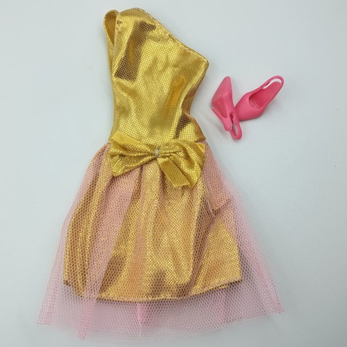 Dress and shoes for fashion dolls like new