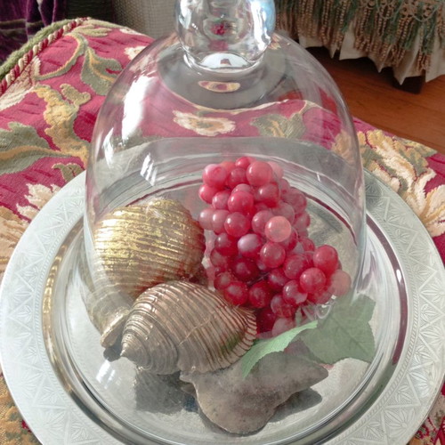 Glass bell with tray for sweets and decoration