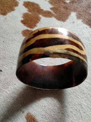 Bracelet like new with unique style and colors