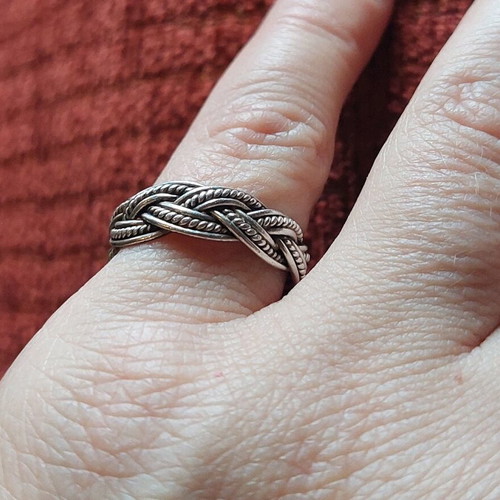Silver 925 adjustable ring like new