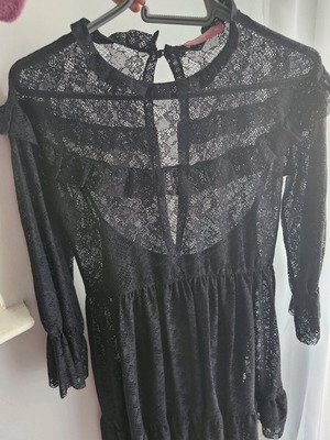 Women's black lace dress medium like new