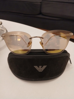 Emporio Armani EA 2075 Sunglasses like new, gold frame