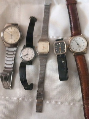Vintage wristwatches used, men's and women's