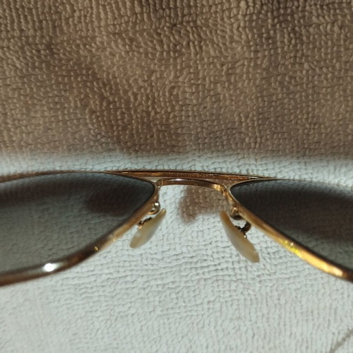 Ray Ban Caravan 58015 sunglasses like new, gold