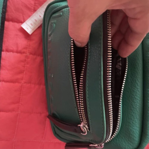 Desigual green crossbody bag like new with detachable wallet