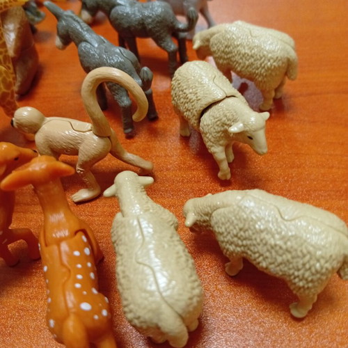 Dry Land Animal Figures collection, 22 pieces, new