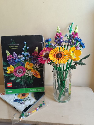 Lego flowers set with vase