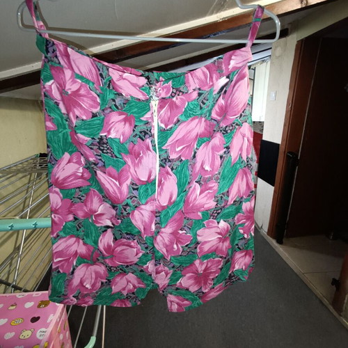 Mini skirt Lilly Pulitzer like new, floral green and pink