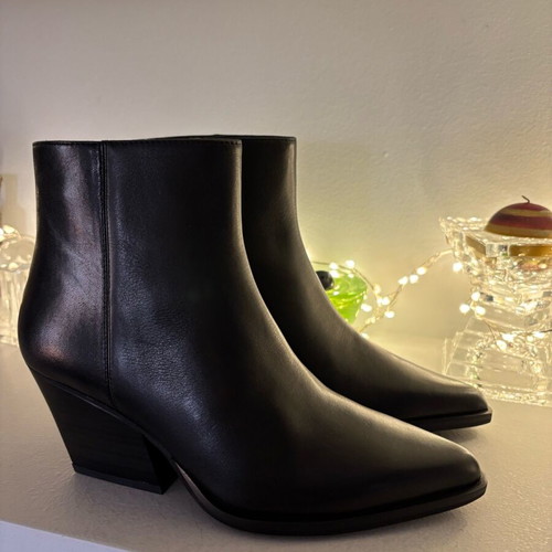 Pinko leather ankle boots new, size 38, black