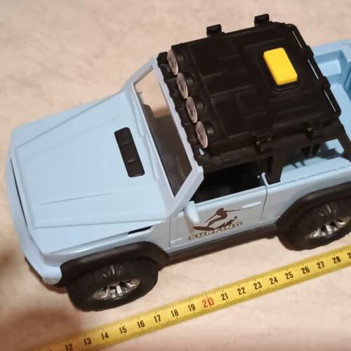 Surfing Sand Jeep toy car used with sound and light, missing right door