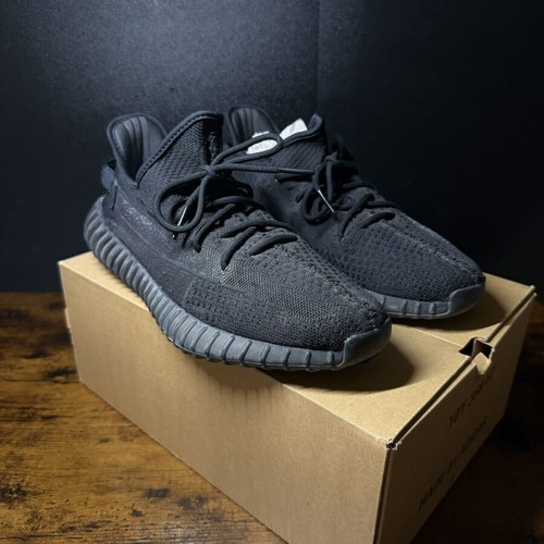 Adidas Yeezy Boost 350 v2 Onyx sneakers, size 46, black