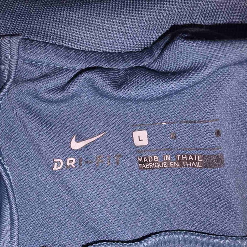 Chelsea Nike top like new, size L
