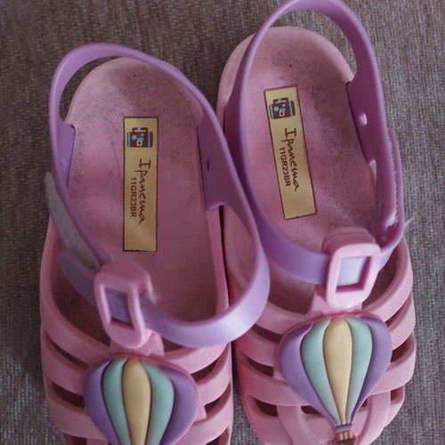 Girls' shoes used, 2 pairs, Ipanema sandals and Saxo Blues sneakers
