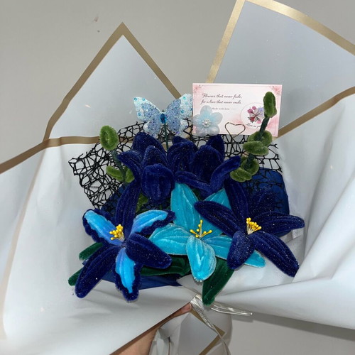 Blue bouquet made to order with 7 flowers in blue shades