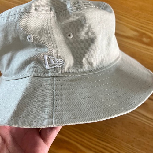 New Era bucket hat medium beige like new