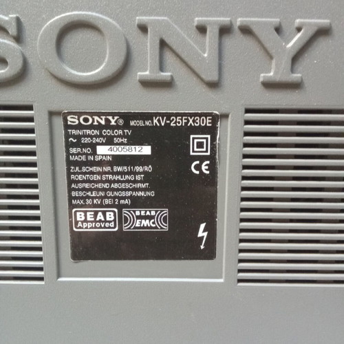 Sony Trinitron KV-25F X30 silver TV used, ideal for 1990s video games