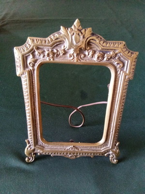 Κορνίζα αντίκα από ορείχαλκο μεταχειρισμένη