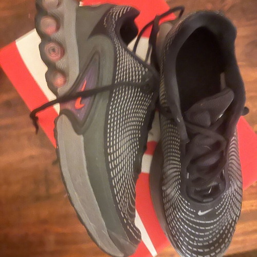 Nike athletic shoes used, size 38, black