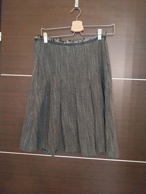Wool skirt with pleats used Mango size M