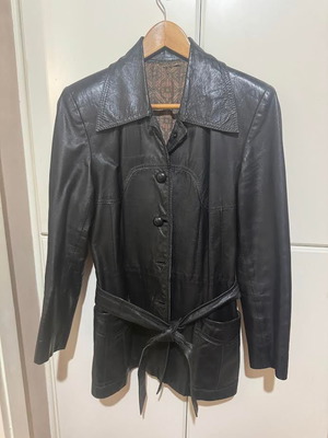 Vintage black leather jacket used, size M