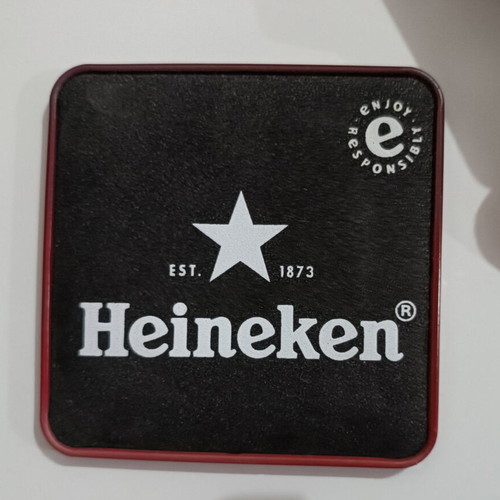 Heineken Metallic Coaster Set used, 4 pieces with metallic case