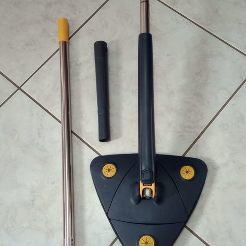Floor mop with extra cloth for walls and cabinets