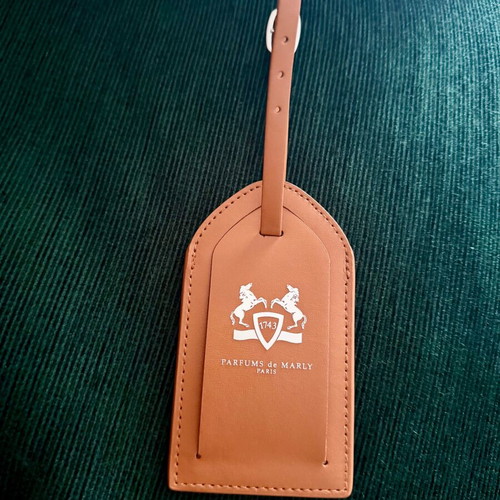 Luggage tag της parfums de marly καινούργιο