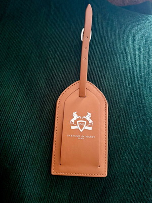 Luggage tag της parfums de marly καινούργιο