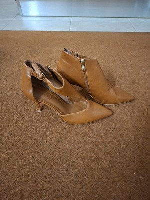 Alta Moda used tan women's pumps size 40