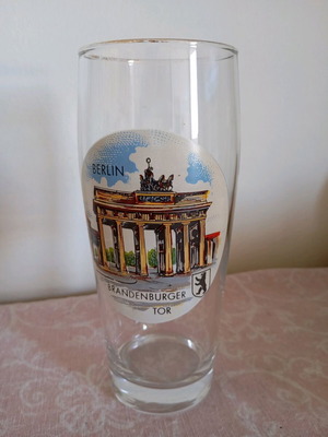 Brandenburg Gate Beer Glass 500 ml like new with gold rim
