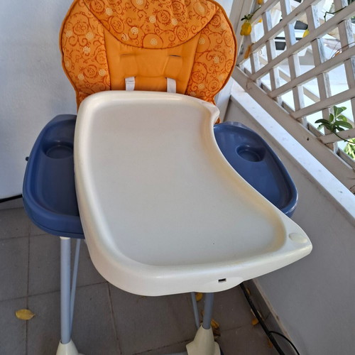 Bébé Confort Omega highchair used, adjustable and multifunctional