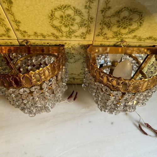Wall lights used with crystals and gold decoration