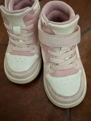 Girls' boots size 21-22, toddler shoes