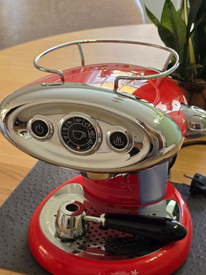 Illy Francis X7.1 Coffee Maker used, Iperespresso system