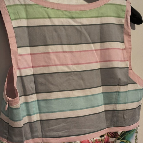 Sarah Lawrence sleeveless top like new, pink floral stripes