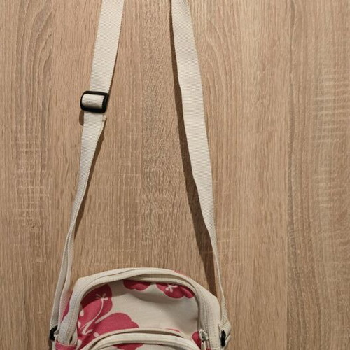 Quicksilver crossbody shoulder bag used, white pink
