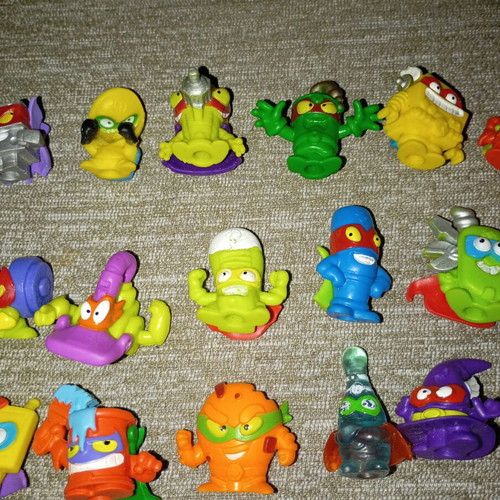 SuperZings / SuperThings collection of 33 mini figures