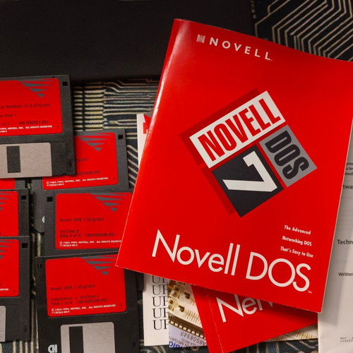 Novell DOS 7 software like new, Big Box with 3.5" floppies
