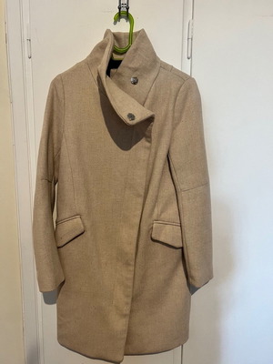 Παλτό Bershka μεταχειρισμένο, μέγεθος Small, μπεζ ροζ-μπεζ