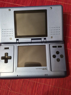 Nintendo DS (fat) console used with 7 games, carrying case and charger
