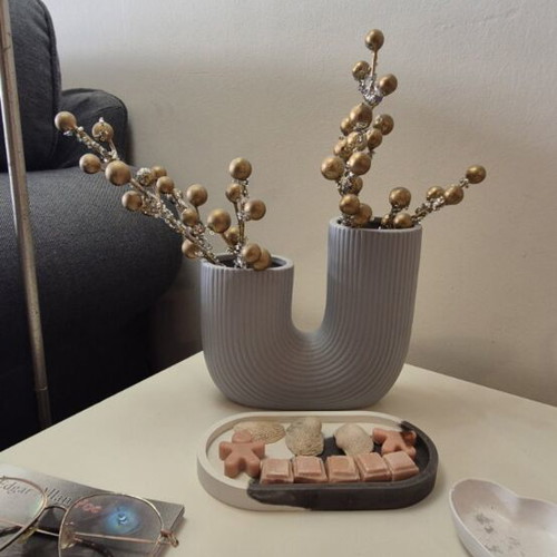 Vase and clay tray like new decorative set