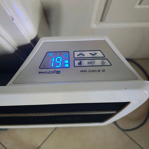 Philco inverter like new, works normally without tilecontrol