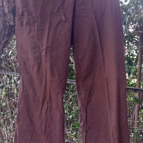 Scrubs medical work pants like new, size Large with pockets and elastic