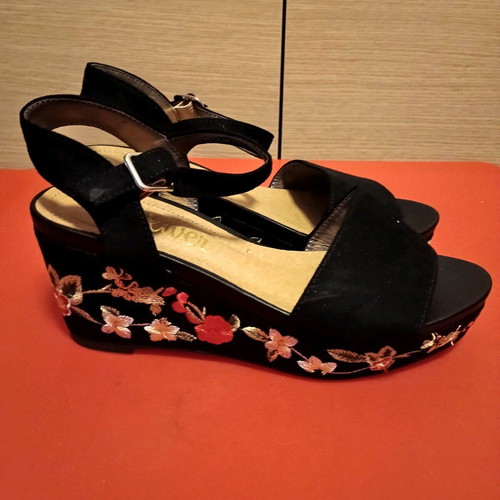 S.Oliver platform No37 new black with embroidery