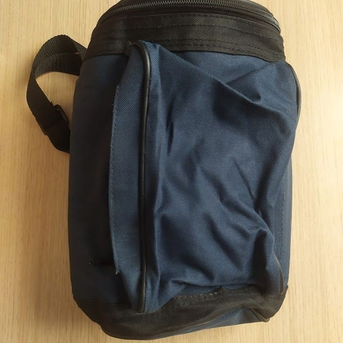 Insulated travel bag like new, blue, with external pockets