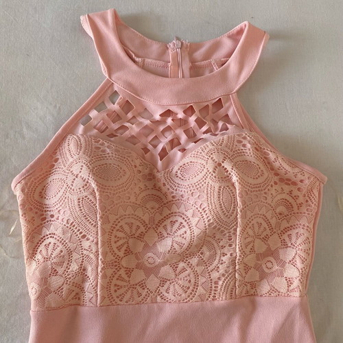 Baby pink dress like new with built-in cups and zipper